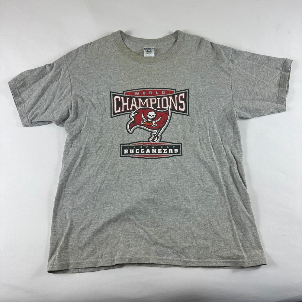 Tampa Bay Buccaneers Size Large World Champions Super Bowl XXXVII T Shirt Gray‎